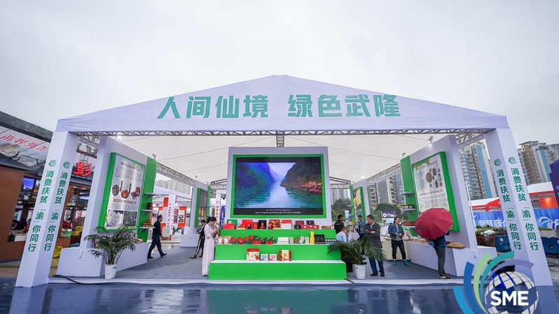 服装店写真喷绘背景墙，如何打造视觉盛宴？**